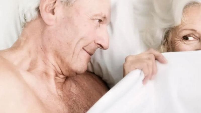 Punonjësja e seksit që viziton rregullisht një 93-vjeçar me demencë: Sytë më tregojnë se çfarë do ai