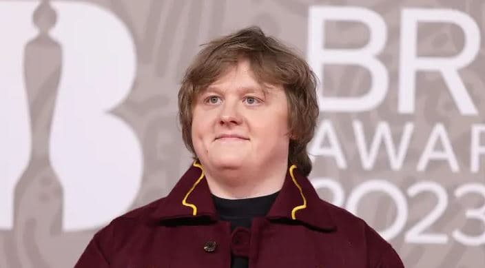 Lewis Capaldi mund ta lë muzikën për shkak të sindromës Tourette