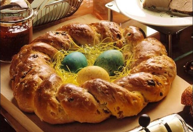 Si të përgatisni hap pas hapi bukën tradicionale të Pashkës?