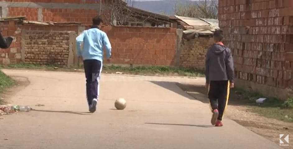 Dita e Romëve shënohet pa festë në Plementin (VIDEO)