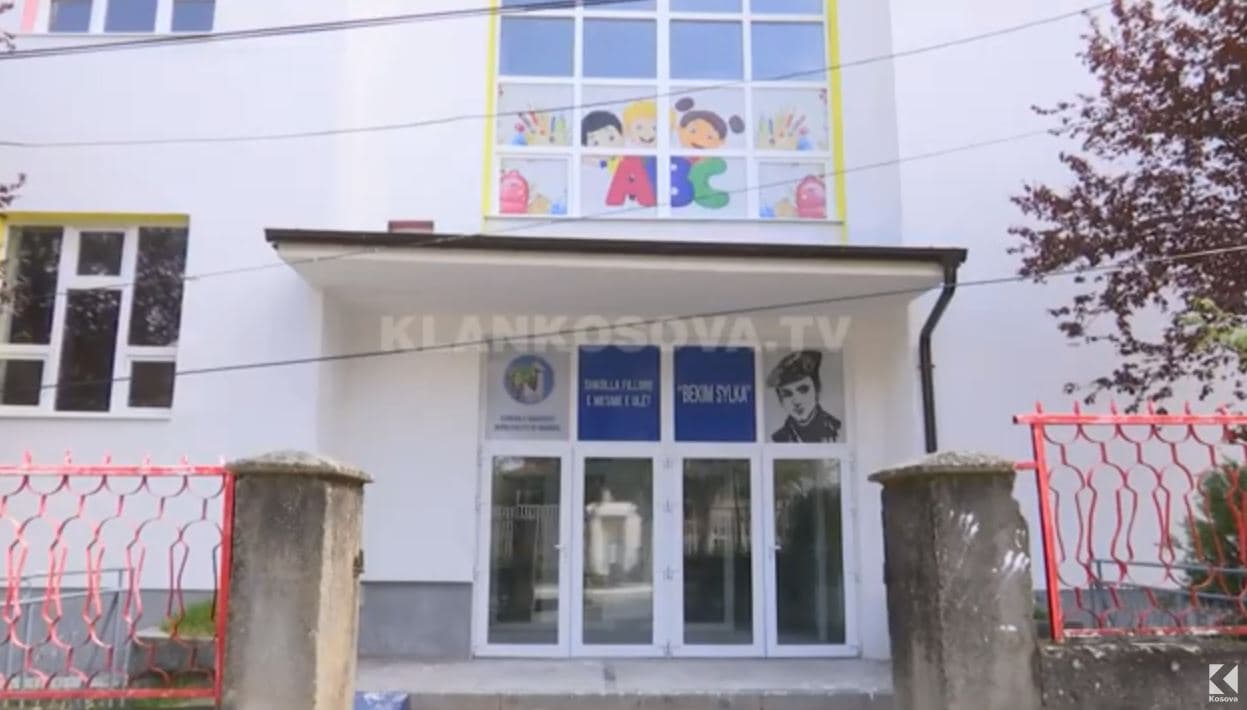 Shkollat e Suharekës mbajtën mësim edhe në ditë feste (VIDEO)