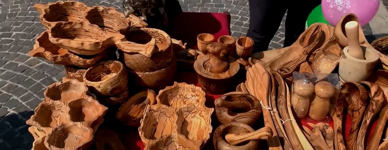 Panairi i zejeve në Lezhë, ekspozohen punime me dorë edhe nga Kosova