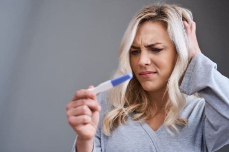 A mund të mbeteni shtatzënë gjatë menstruacioneve?