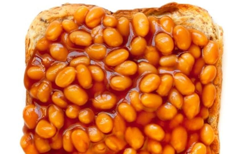 Ekspertët: Hani tost me fasule për një dietë të shëndetshme