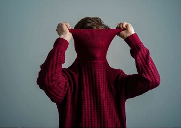 Tetë shenja që tregojnë se jeni një introvert i këndshëm për njerëzit