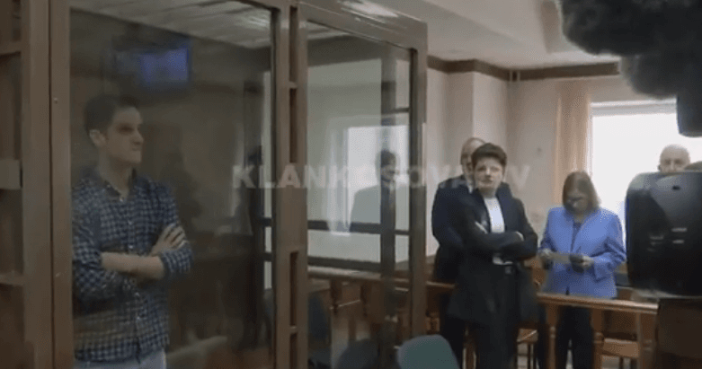 Rusi: Gazetarin amerikan s’e lirojnë as 500 mijë € (VIDEO)