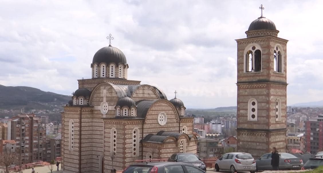 Serbët festojnë pashkën ortodokse (VIDEO)