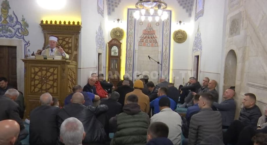 Hytbeja e Bajramit, Prizreni me mesazhe paqeje e begatie (VIDEO)
