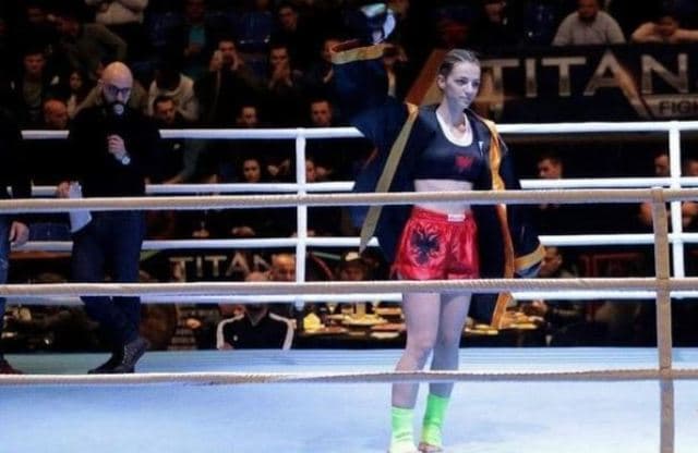 Shqiptarja shpallet kampione e botës në Kick Boks