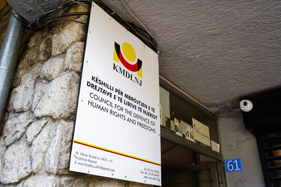 KMDLNj: Qeveria ka dështuar të mbrojë të drejtat e njeriut të grupeve më të cenueshme