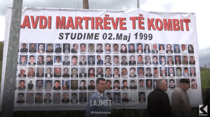Rrëfimi i një nëne për djalin që ia masakruan serbët: E kam parë që ia kishin nxjerrë sytë (VIDEO)