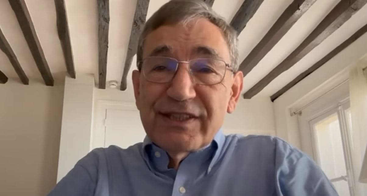Pamuk kërkon falje për shtyrjen e vizitës në Kosovë: Definitivisht do të takohemi këtë vjeshtë (VIDEO)