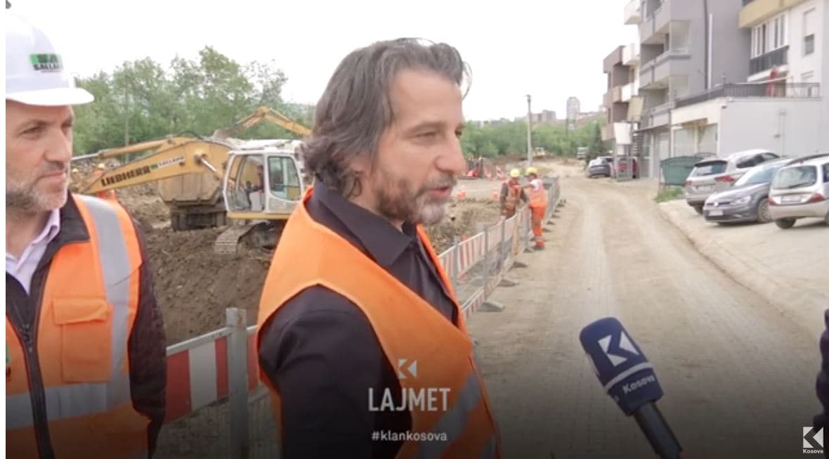 Rama në rolin e inspektorit të punimeve në rrugët e kryeqytetit (VIDEO)