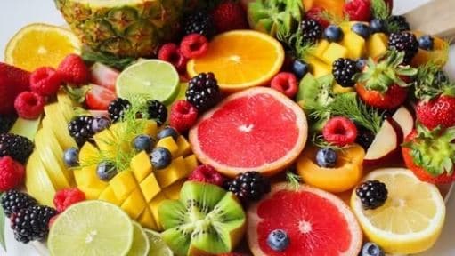 Frutat që mund të ndihmojnë në uljen e presionit të lartë të gjakut