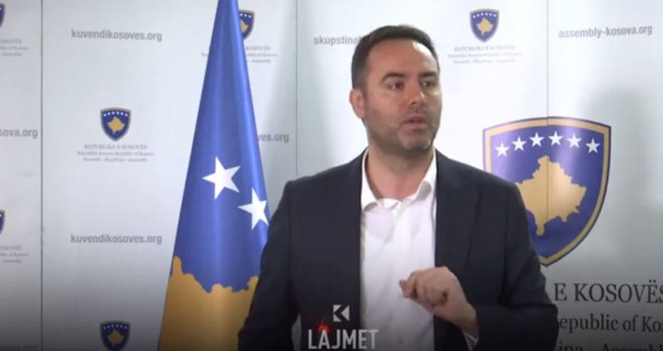 Qeveria (s'i) lexoi mirë porositë e ShBA-së, arsyetohet Konjufca (VIDEO)