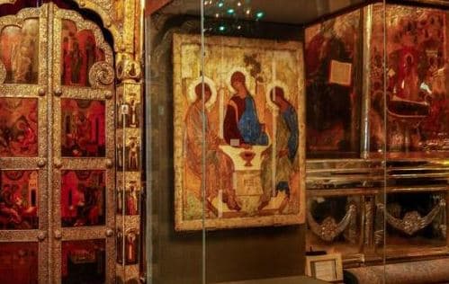 Putini ia dorëzon Kishës Ortodokse Ruse ikonën e shekullit XV