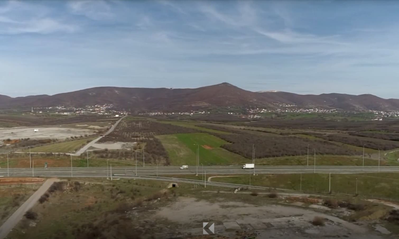 Kush është personi që tokën e blerë nga shteti për 10 euro arin, të njëjtit ia shiti për 700 euro (VIDEO)