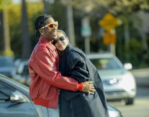 Rihanna dhe A$AP Rocky ndajnë përqafime rrugëve të LA