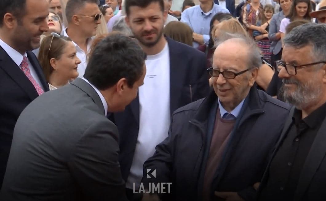 Kadareja nderohet në edicionin e 23-të të Panairit të Librit (VIDEO)
