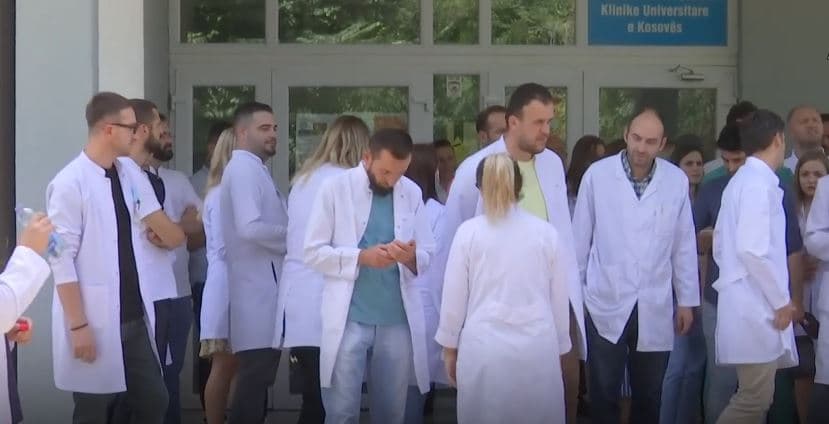 MSh-ja i la pa paga disa specializante lehona, thotë Auditori (VIDEO)