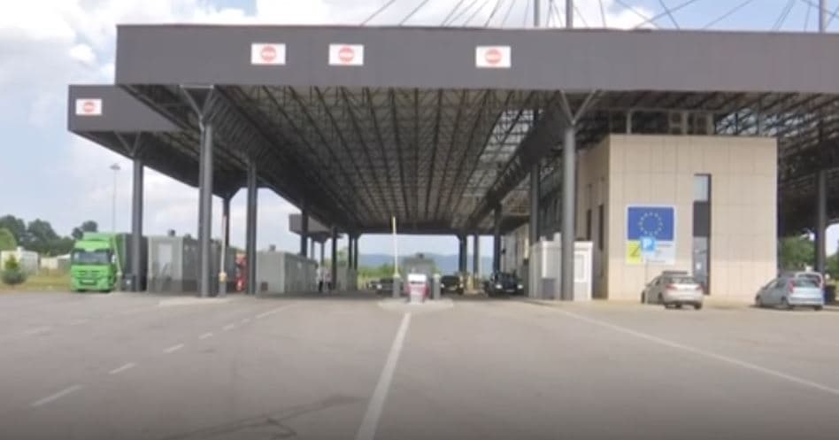 Kalimi nëpër Serbi: Merdarja vazhdon me fluks të mërgimtarëve (VIDEO)