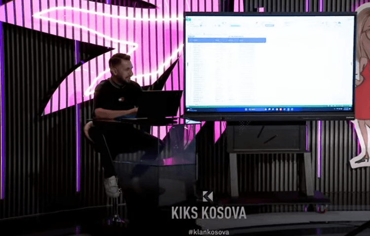 Eksperti i rrjeteve sociale demonstron metodën e propagandës online (VIDEO)