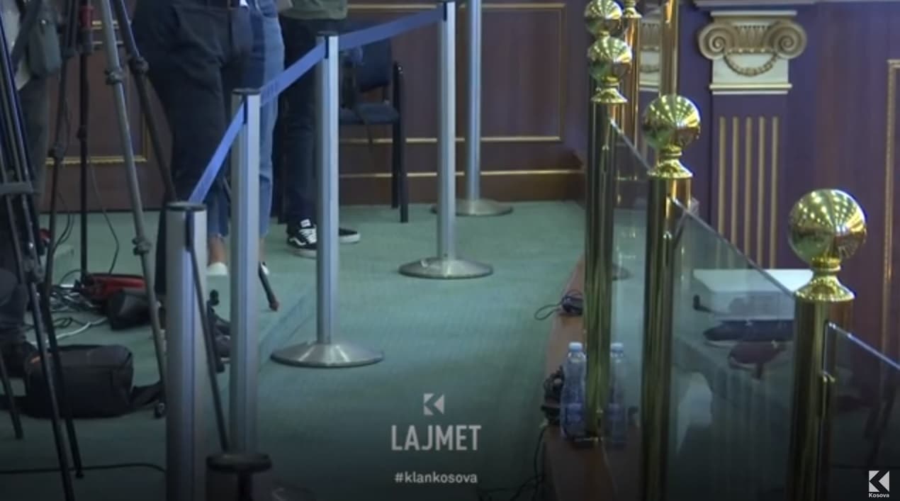 Kuvendi kufizon gazetarët, mediat bojkotojnë seancën (VIDEO)