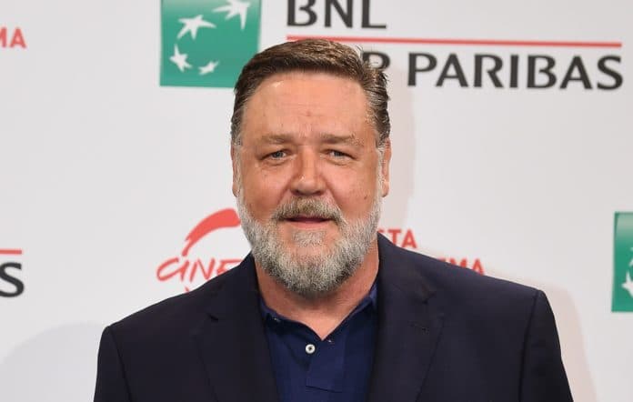 Crowe po e konsideron pensionimin nga aktrimi
