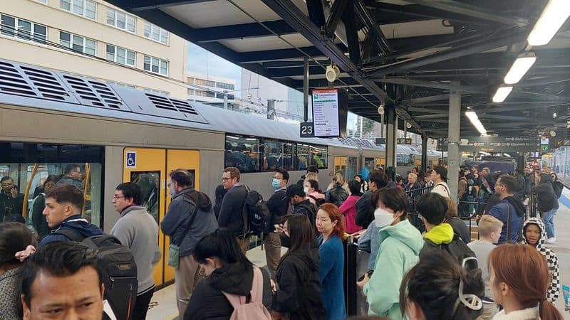 Kaos me trenat në Sidnei – shkak sëmurja e një punëtori të kompanisë