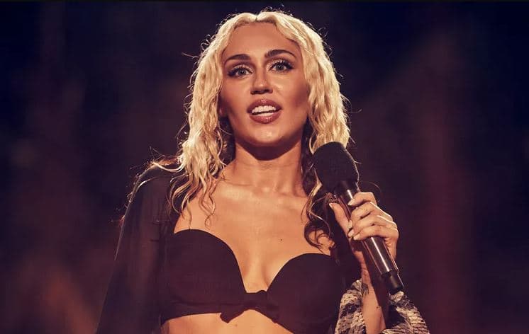 Humbi shtëpinë në vitin 2018, Miley Cyrus reagon pas zjarreve në Los Anxhelos