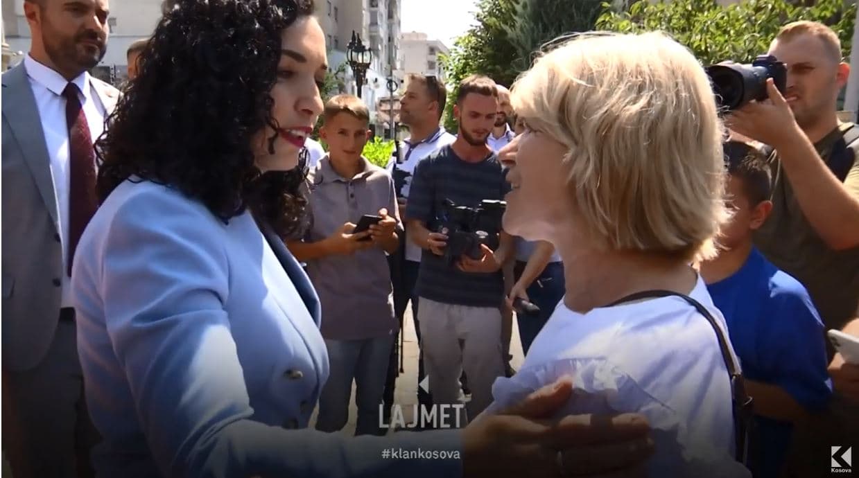 Osmani në Klinë: “O ti je presidentja më e mirë në botë” (VIDEO)