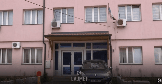 Objekti i diskutueshëm: “Shqiptarja” lyp leje, “serbja” s’ia jep (VIDEO)