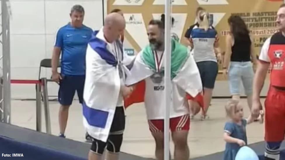 Iran: Peshëngritësit i ndalohen aktivitetet sportive shkaku i fotos me izraelitin
