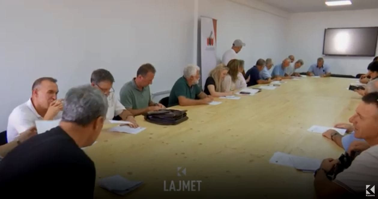 Sindikalistët i druhen mungesës së teksteve (VIDEO)