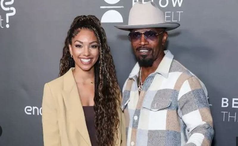 Jamie Foxx shoqërohet nga e dashura e tij Alyce Huckstepp në setin e reklamave në Vegas
