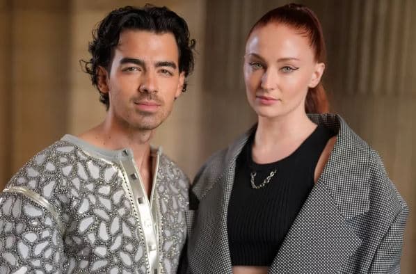 Joe Jonas dhe Sophie Turner divorcohen pasi “jetuan të ndarë për muaj të tërë”