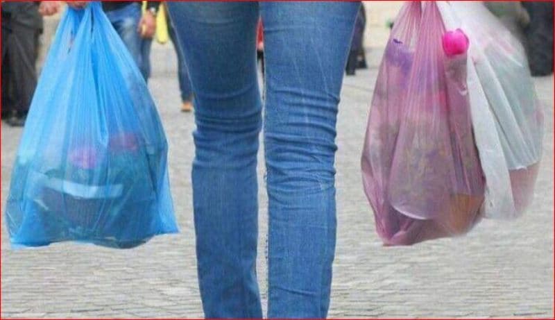 Qeset plastike me pagesë, a do ta zvogëlojë ky ligj numrin e tyre? (VIDEO)