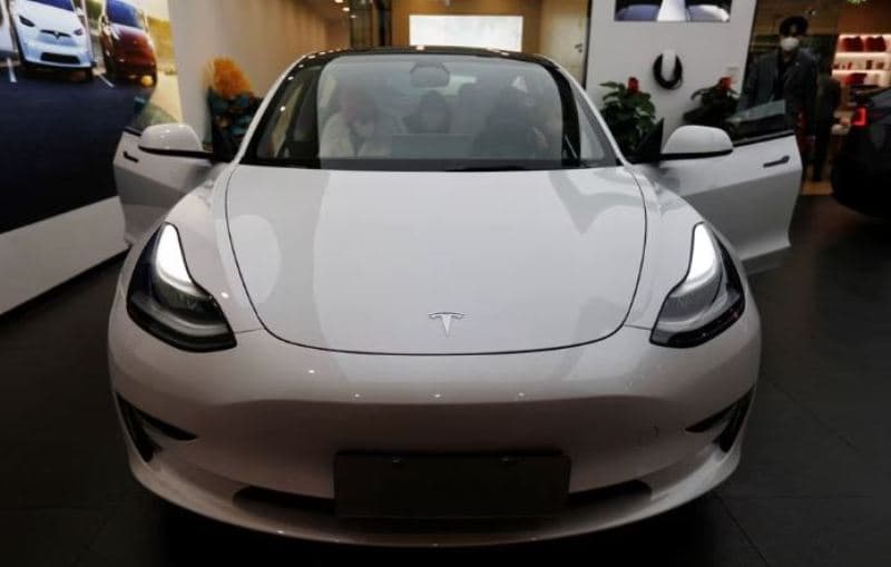 Tesla lëshon një "Model 3" të rimodeluar në Kinë