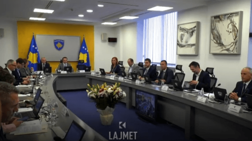 Deklarata për zgjedhjet, opozita e quan kryeministrin Kurti ''humorist'' (VIDEO)