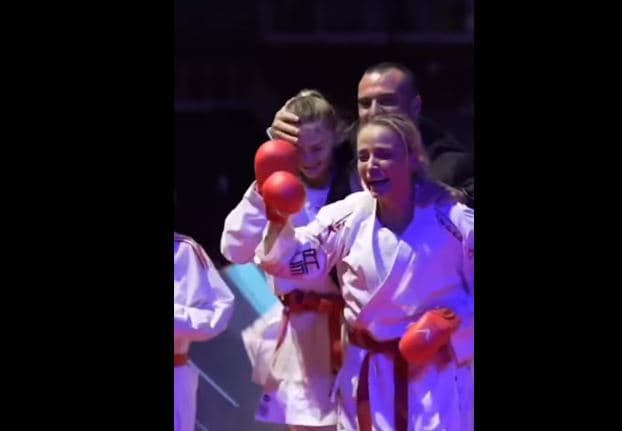 Momenti kur çikat e Kosovës e fituan medaljen e bronztë në Botërorin e karatesë (VIDEO)