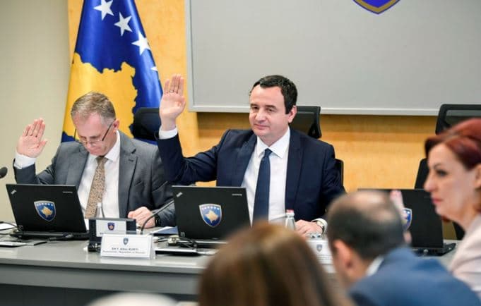 Qeveria ndan nga 100 euro për secilin fëmijë