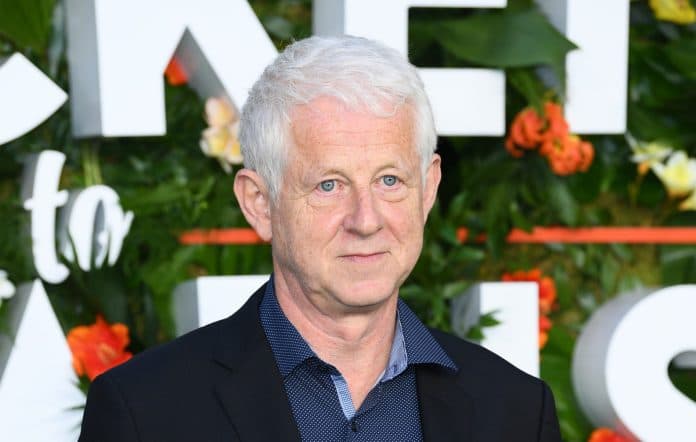 Richard Curtis i penduar se si i kishte portretizuar gratë në filmat e tij