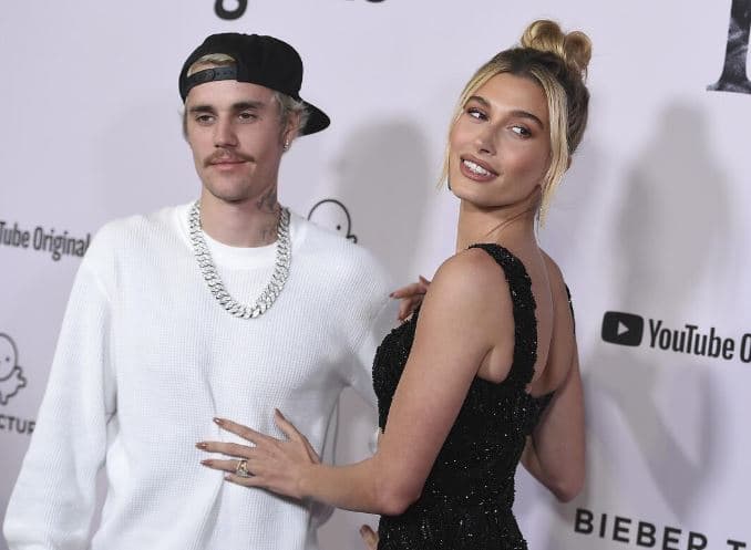 Hailey Bieber flet për stilet e ndryshme të saj dhe burrit Justin Bieber