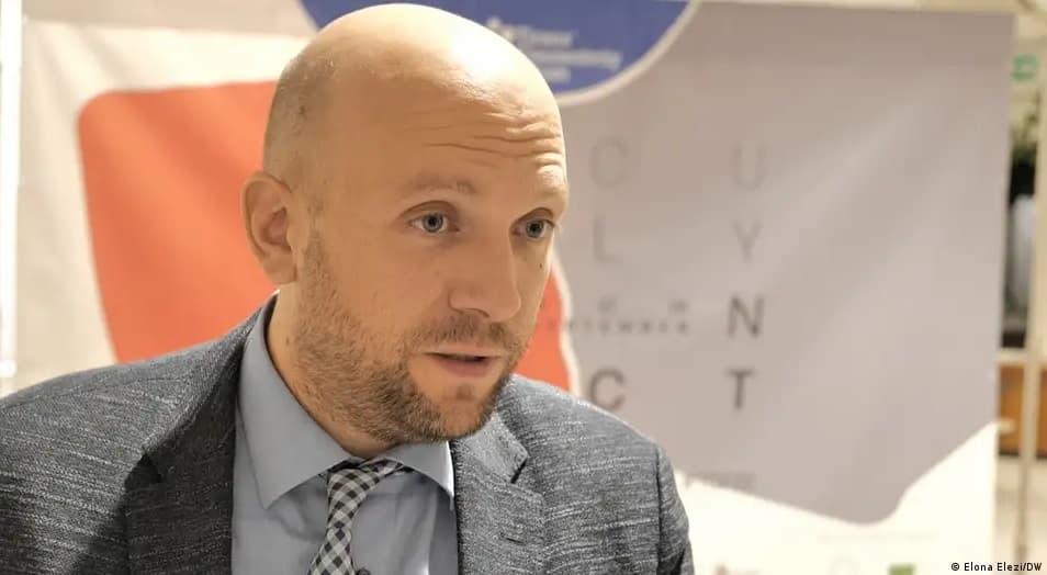 Sarrazin: Serbia na ka premtuar se s’do të bëjë budallallëk e të fusë ushtrinë në Kosovë
