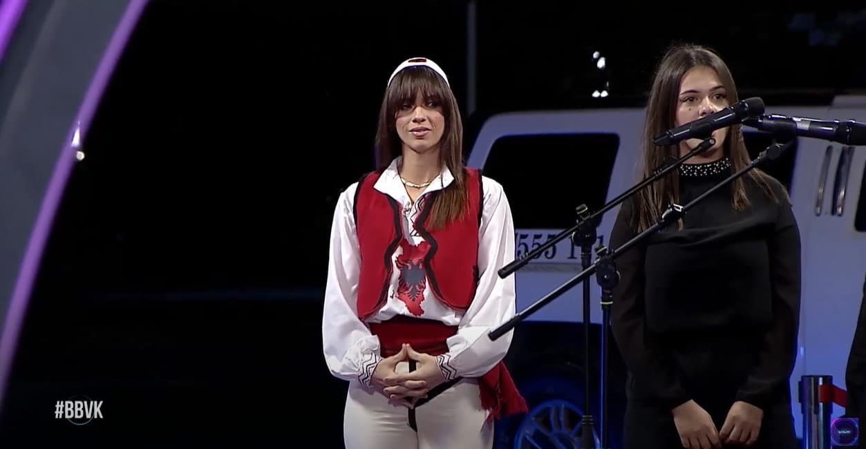 Shqipe Hysenaj përcjellet me këngën "Xhamadani vija vija" (VIDEO)