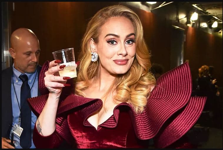 Adele i mërziti fansat me lajmin e fundit