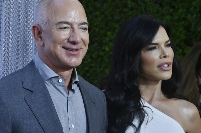 Miliarderi Bezos shpërngulet në Miami për të qenë afër prindërve të tij