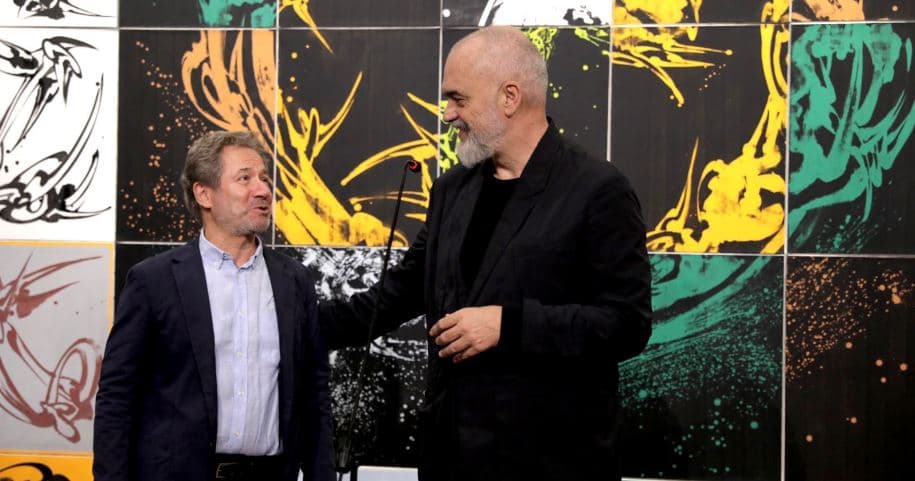 Edi Rama pjesë në ekspozitën e Bujar Lucës: Njihemi që nga koha e Akademisë