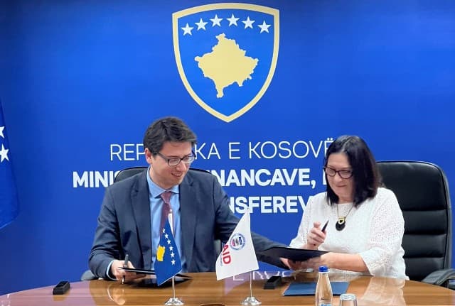 Arrihet marrëveshja për krijimin e sistemit elektronik për përcjelljen e faturave