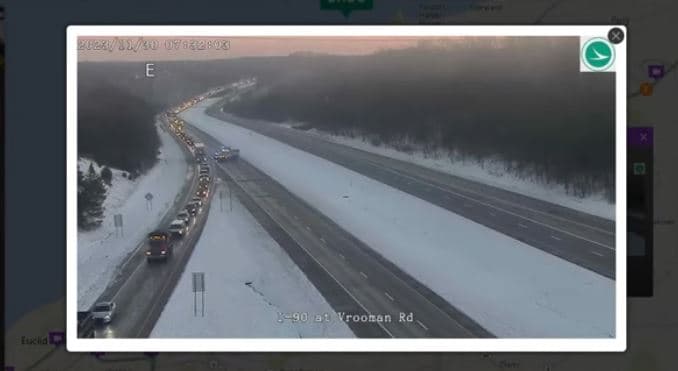 Aksidenti mbulon autostradën e Ohajos me çokollatë e karamel (VIDEO)